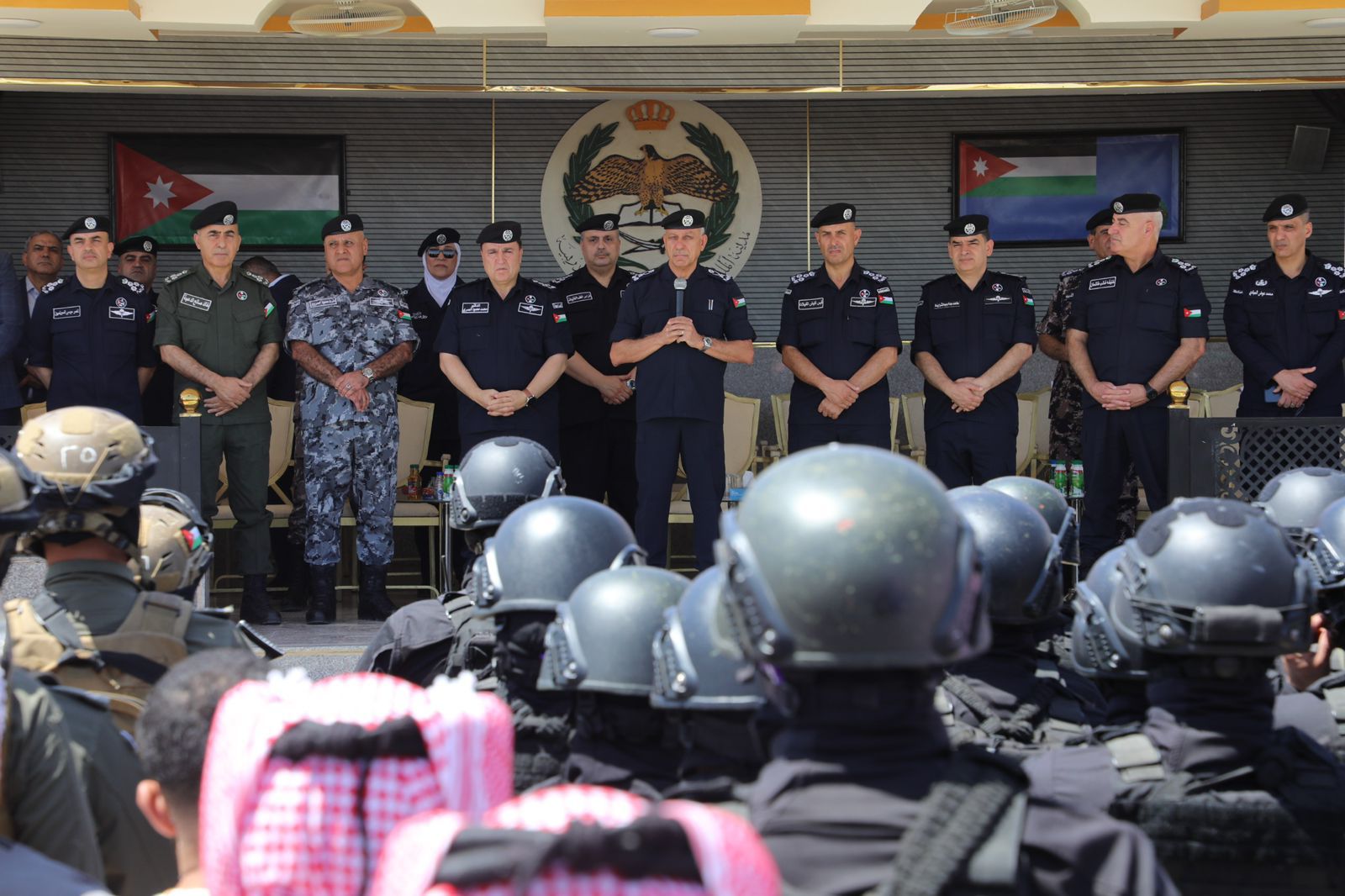 مدير الأمن العام يتابع اليوم التدريبي عين الصقر