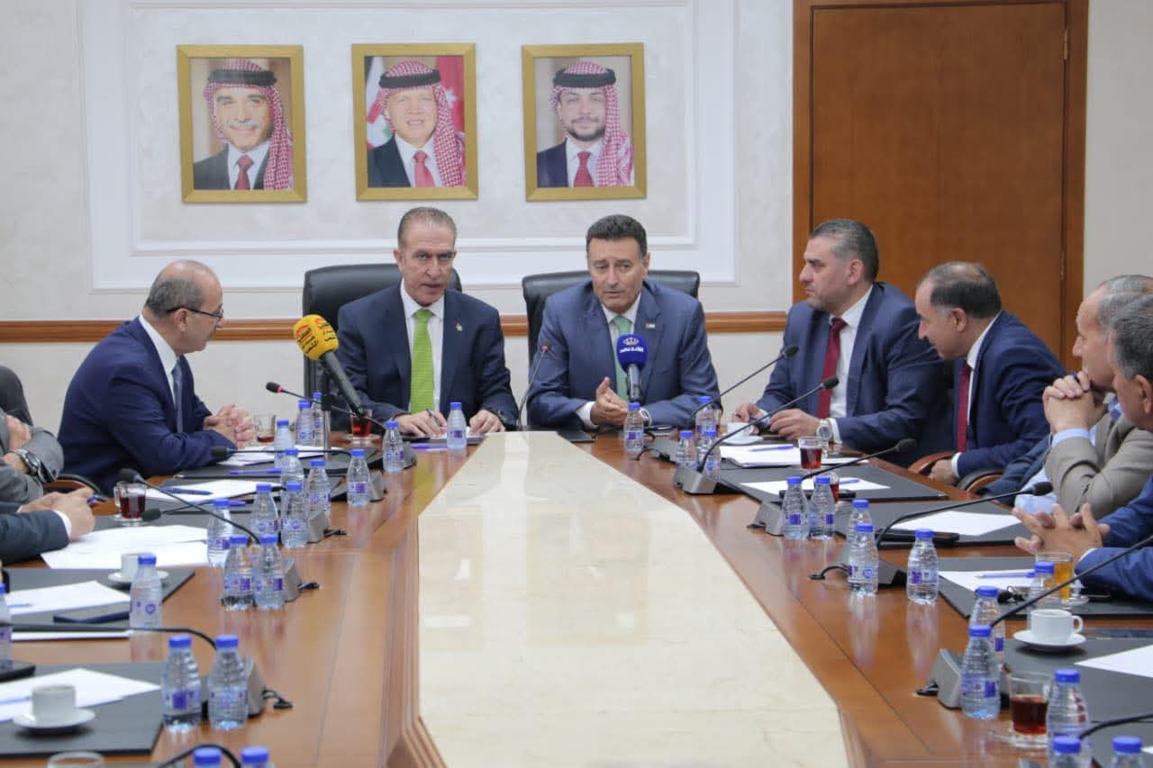 الميثاق النيابية تلتقي وزير الإدارة المحلية