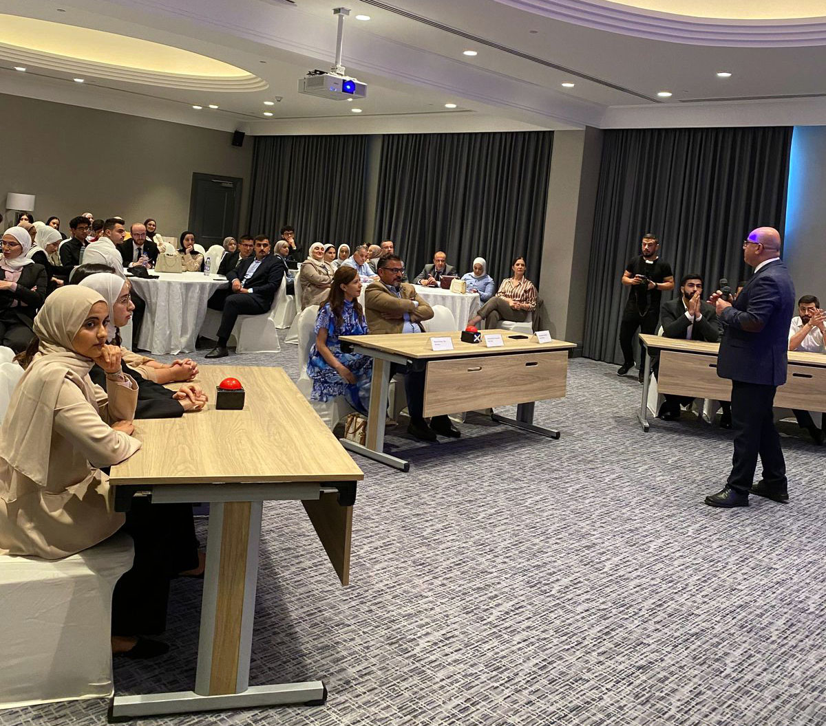 مؤتمر الطبيبات الأردنيات يوصي بتعزيز السياحة العلاجية وتمكين قطاع التعليم