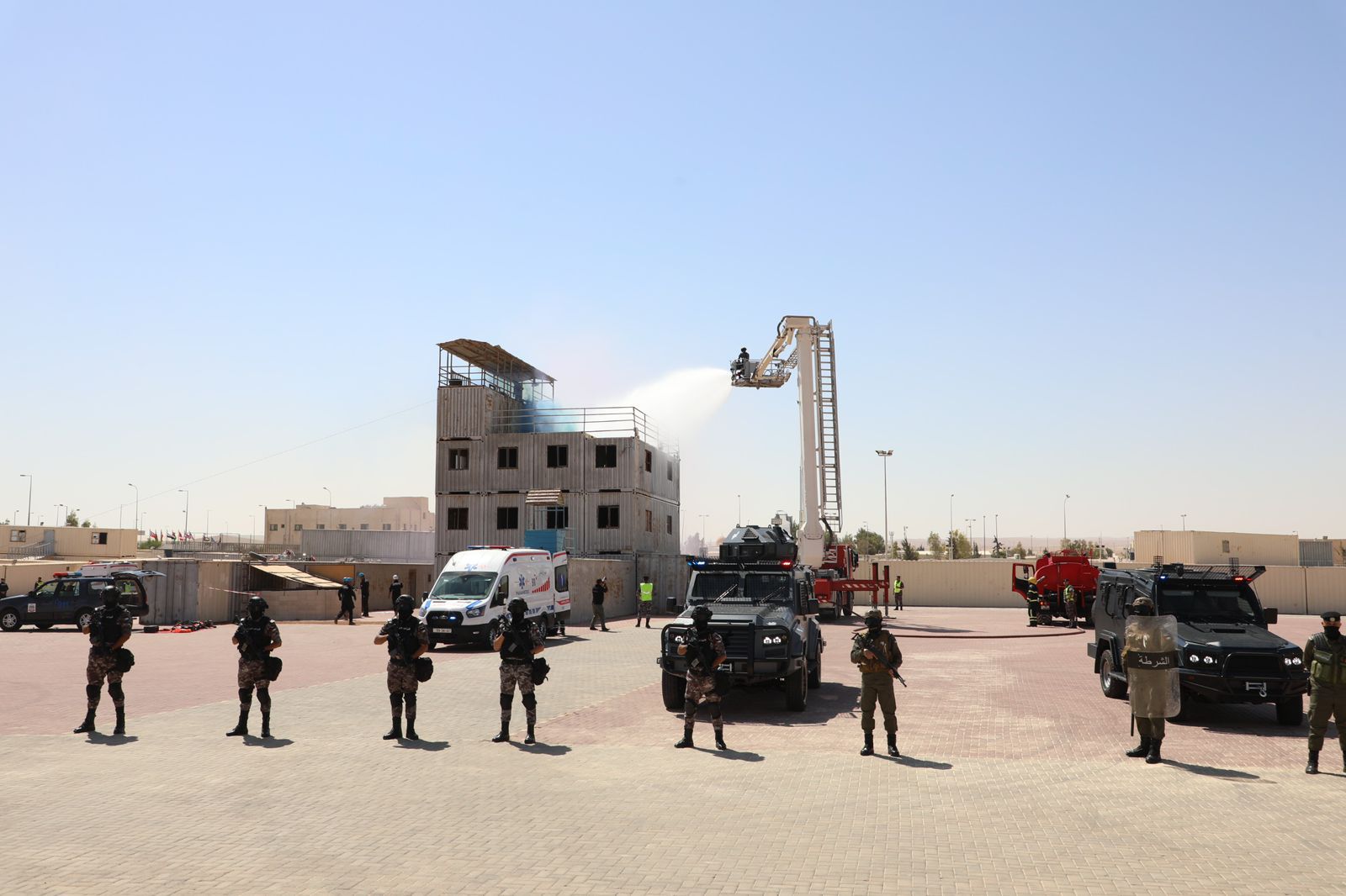 مدير الأمن العام يتابع اليوم التدريبي عين الصقر