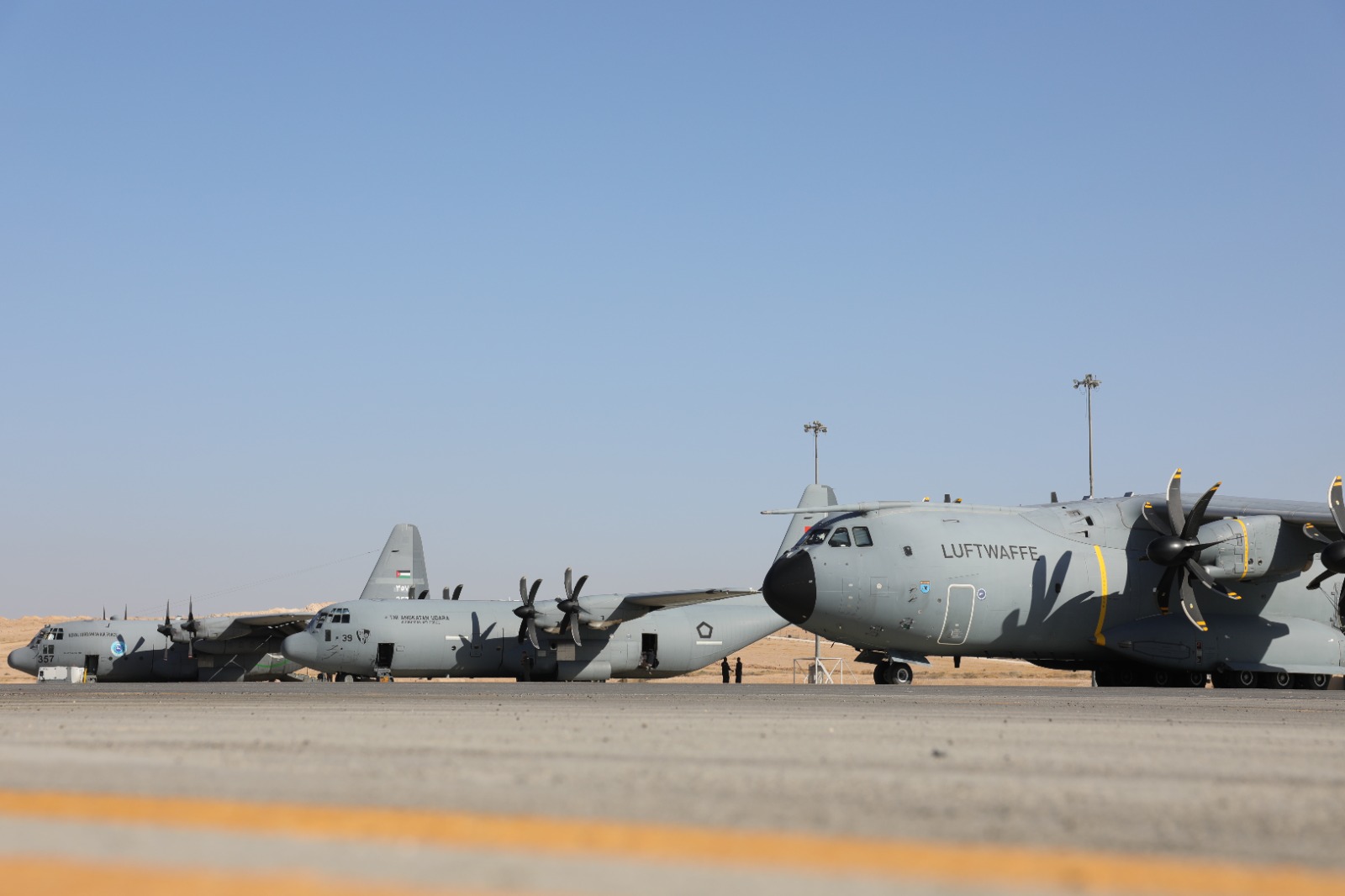 الأردن يواصل إنزال المساعدات الجوية إلى غزة بالتعاون مع دول صديقة وشقيقة