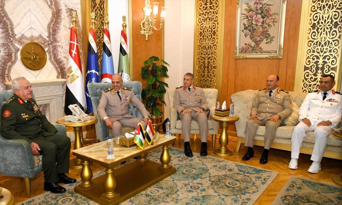الحنيطي يلتقي القائد العام للقوات المسلحة المصرية وزير الدفاع والإنتاج الحربي