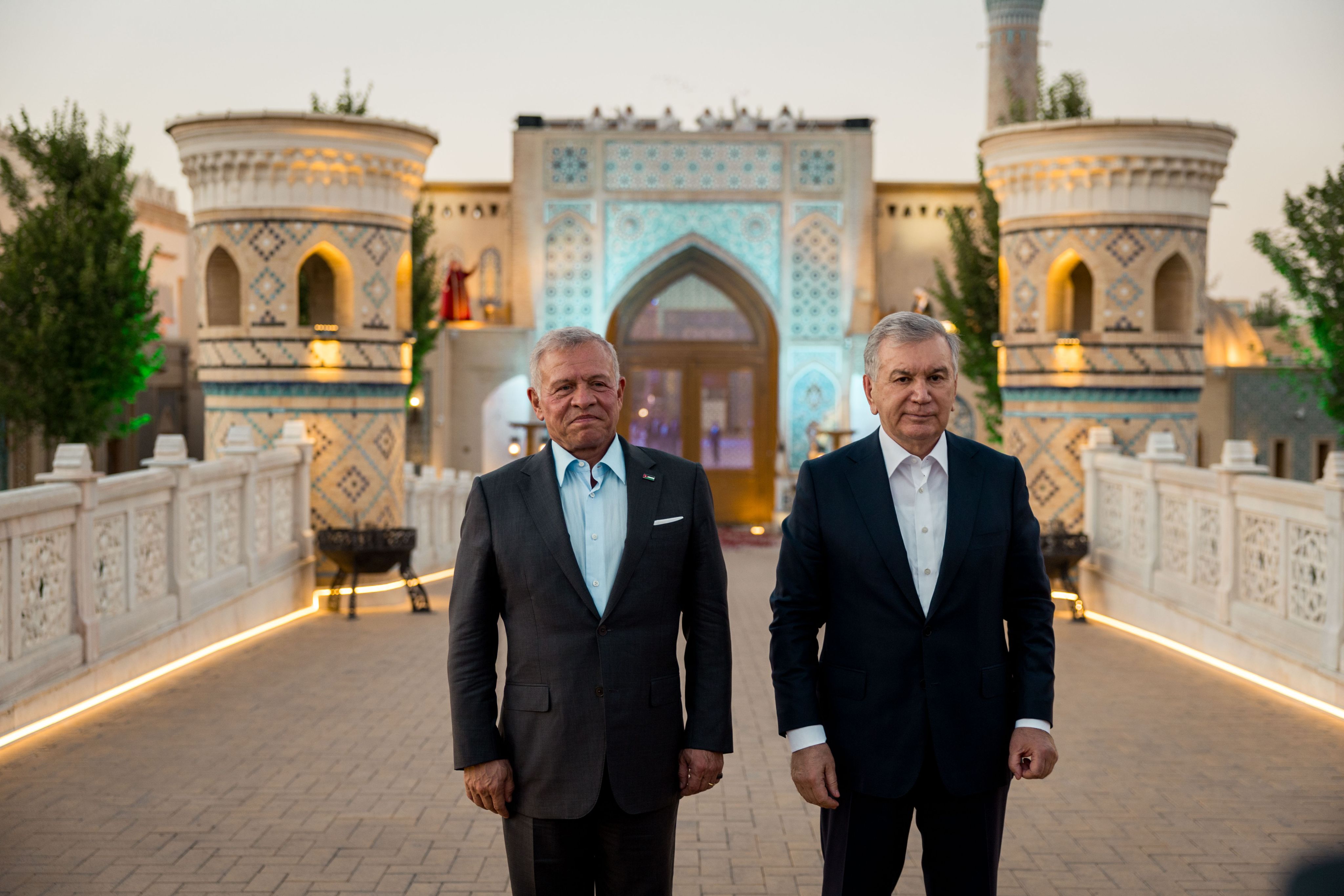 الملك ورئيس أوزبكستان يعقدان مباحثات في سمرقند ركزت على النهوض بالتعاون في مختلف المجالات