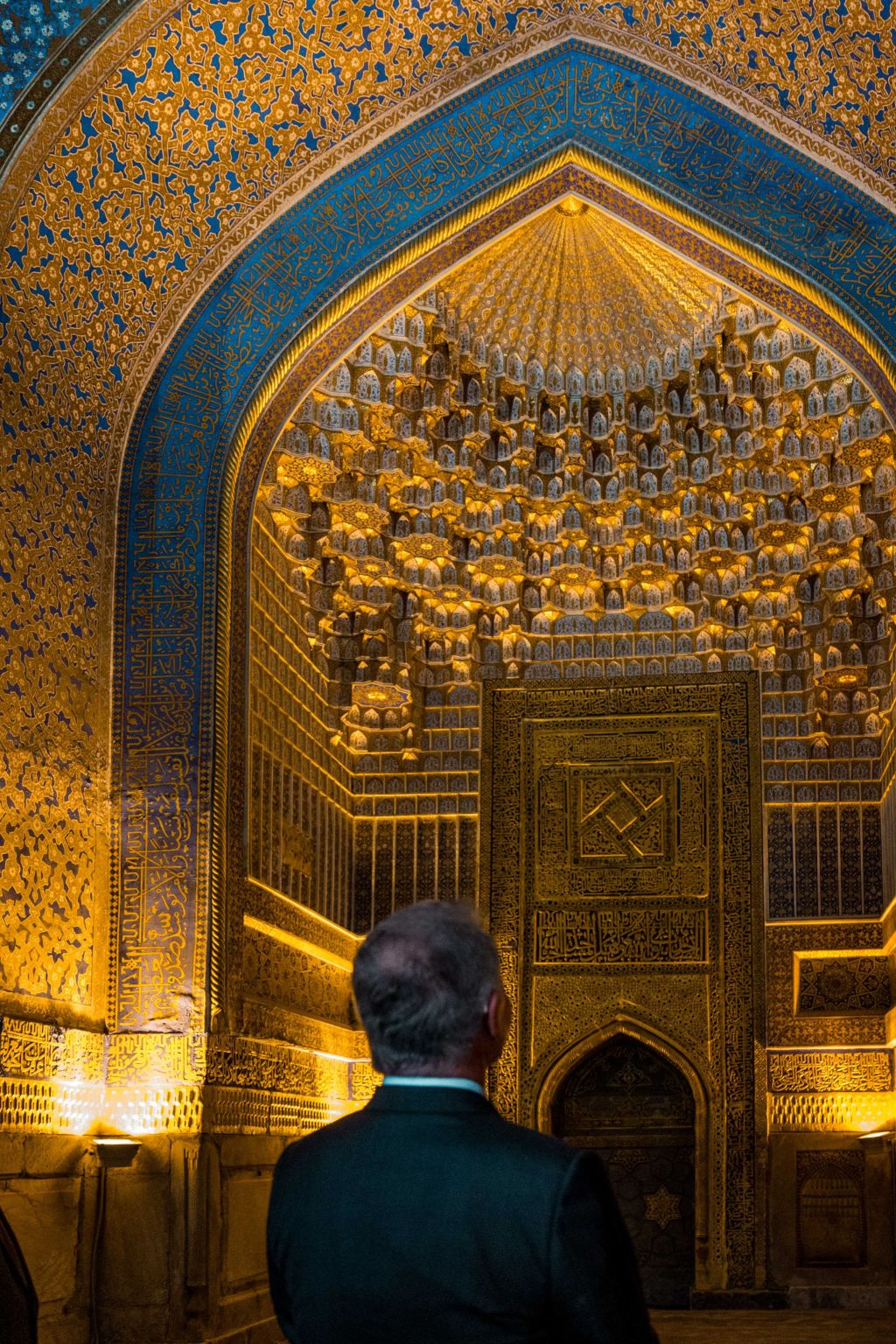 الملك ورئيس أوزبكستان يعقدان مباحثات في سمرقند ركزت على النهوض بالتعاون في مختلف المجالات