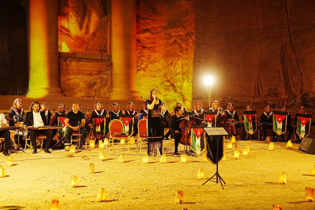 البترا تستضيف أمسية فنية عالمية أمام الخزنة