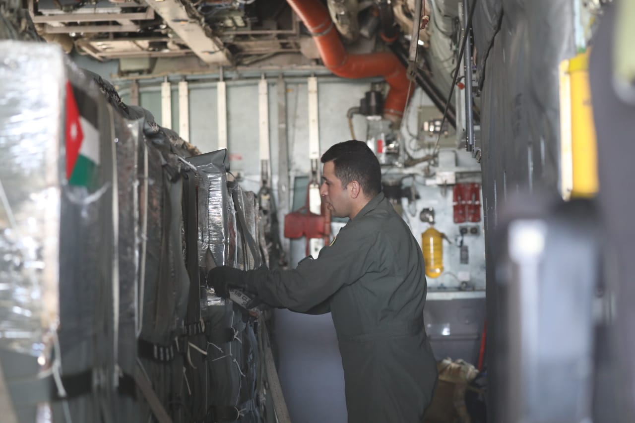 الأردن يواصل إنزال المساعدات الجوية على غزة بالتعاون مع دول صديقة وشقيقة