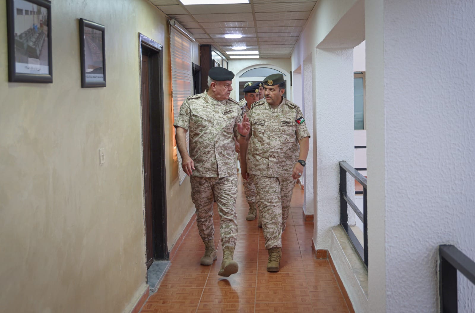 رئيس هيئة الأركان يزور مديرية سلاح الصيانة الملكي