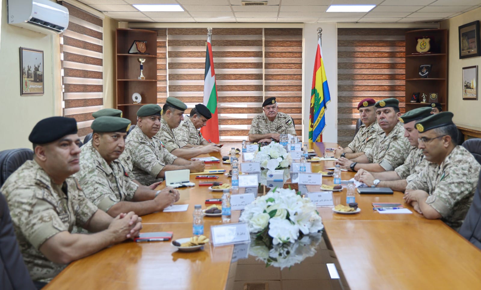 رئيس هيئة الأركان يزور مديرية سلاح الصيانة الملكي