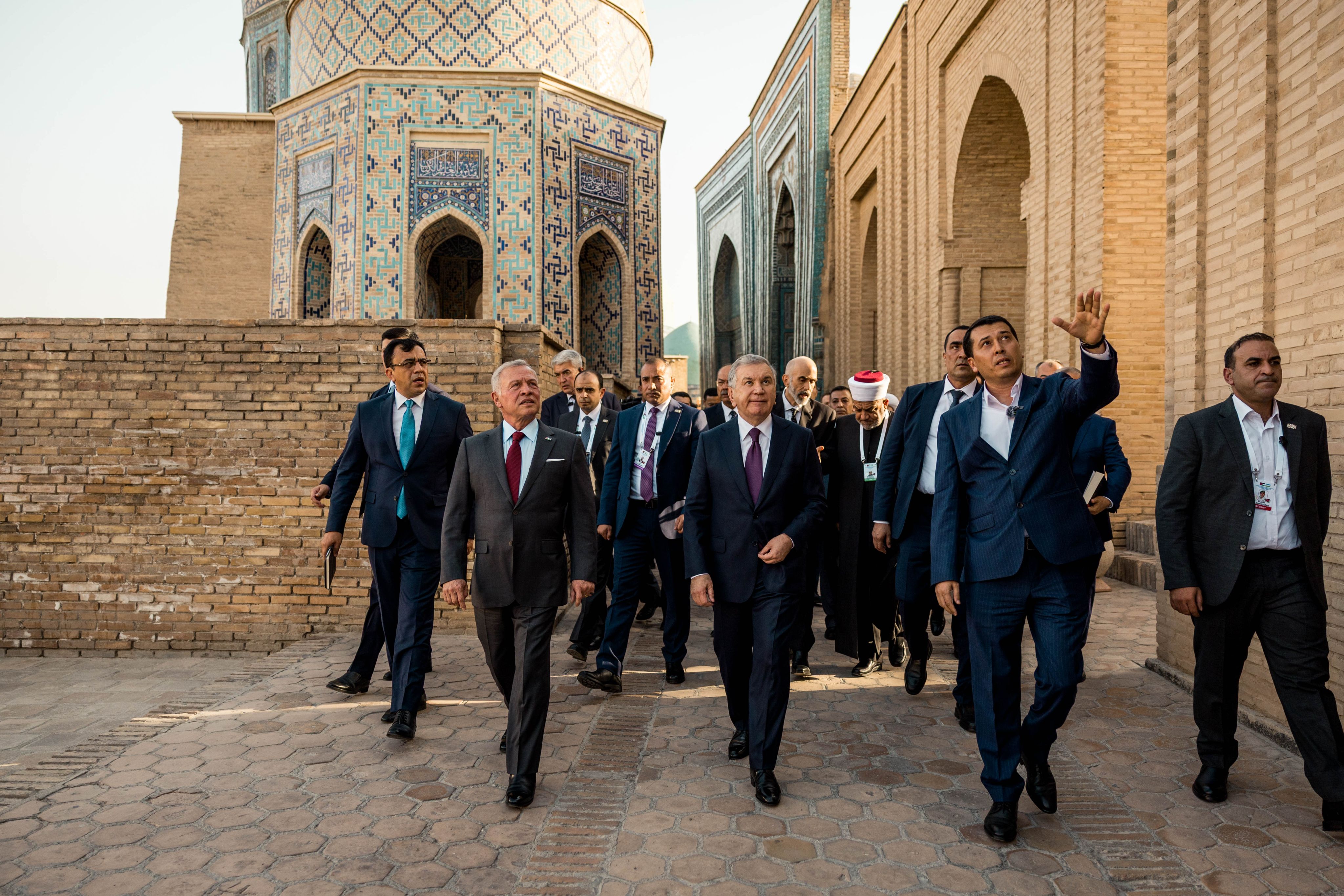 الملك ورئيس أوزبكستان يعقدان مباحثات في سمرقند ركزت على النهوض بالتعاون في مختلف المجالات