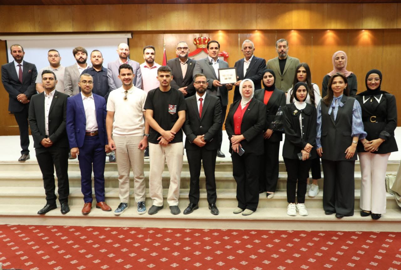 وزير الثقافة يلتقي متطوعي مؤسسة محافظتي للعمل التطوعي