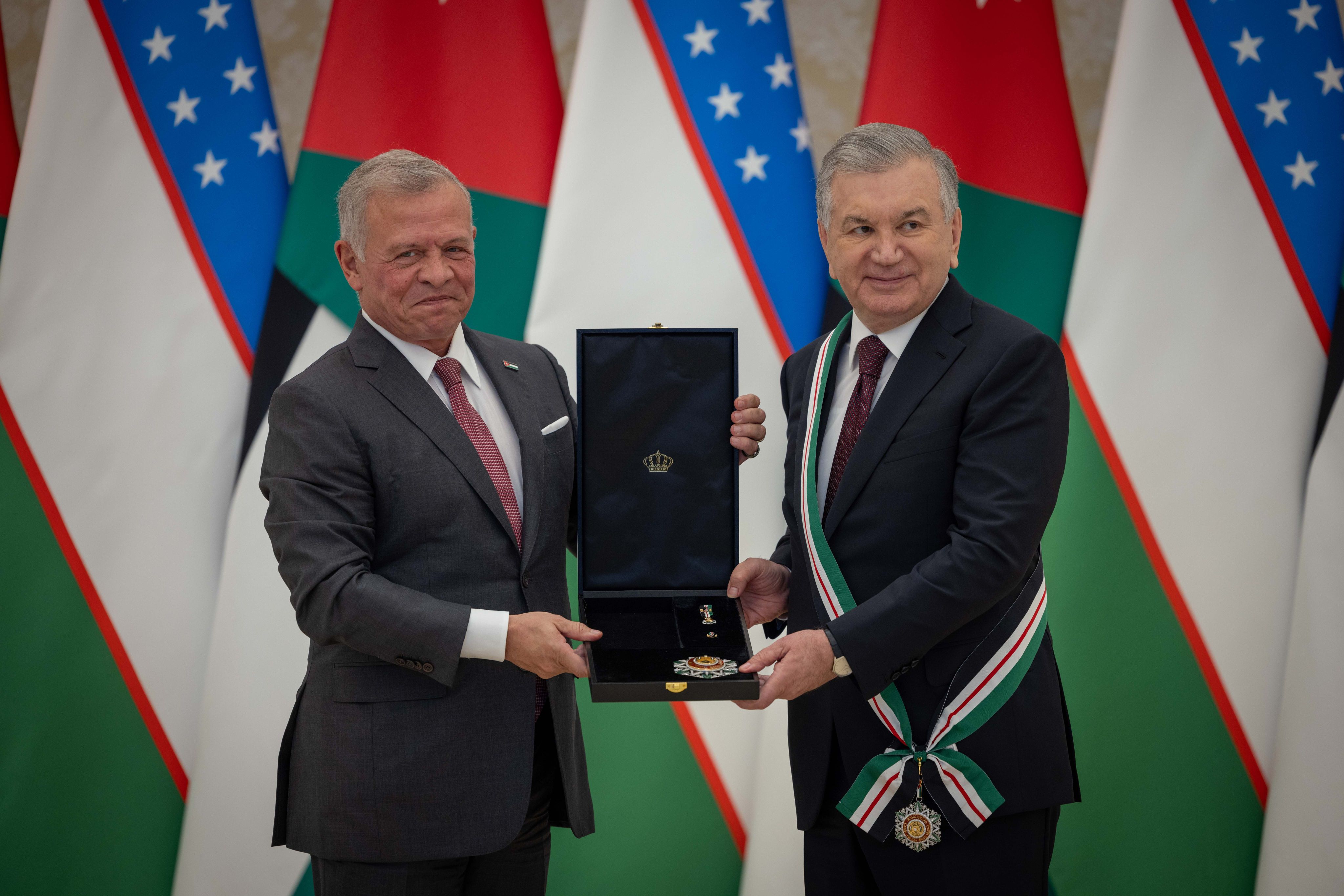 الملك ورئيس أوزبكستان يعقدان مباحثات في سمرقند ركزت على النهوض بالتعاون في مختلف المجالات