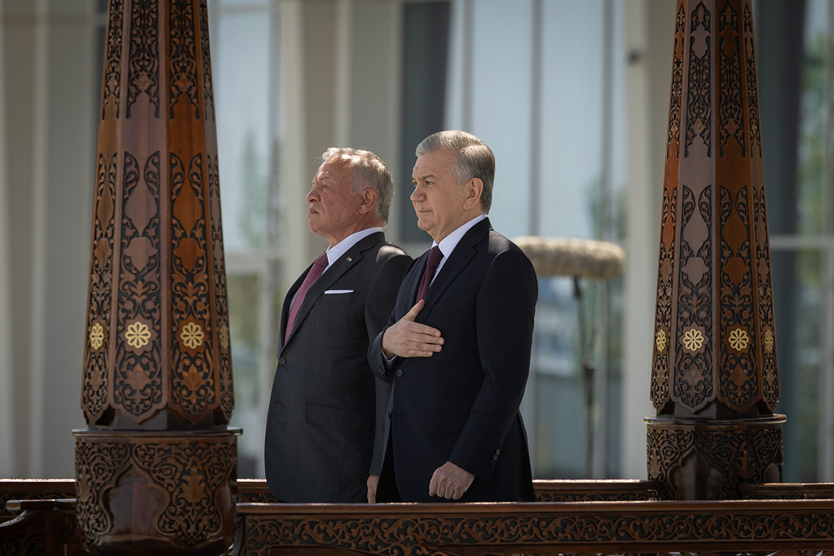 الملك ورئيس أوزبكستان يعقدان مباحثات في سمرقند ركزت على النهوض بالتعاون في مختلف المجالات