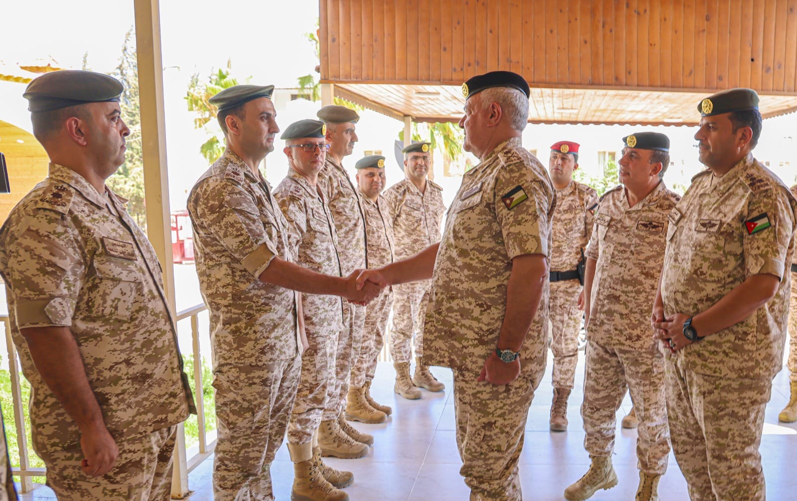 رئيس هيئة الأركان يزور مديرية سلاح الصيانة الملكي