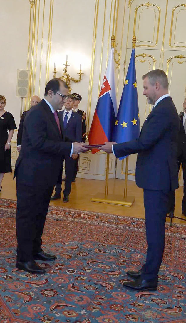 السفير الهنداوي يقدم أوراق اعتماده لرئيس الجمهورية السلوفاكية