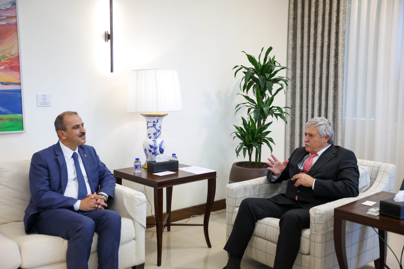 وزير النقل يبحث والسفير التركي تعزيز التعاون