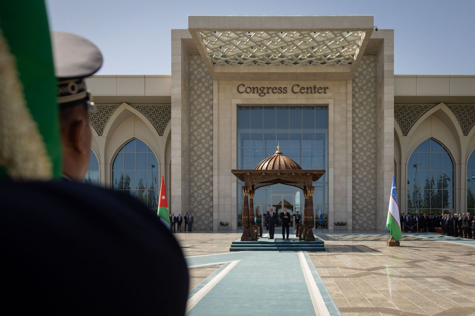 الملك ورئيس أوزبكستان يعقدان مباحثات في سمرقند ركزت على النهوض بالتعاون في مختلف المجالات