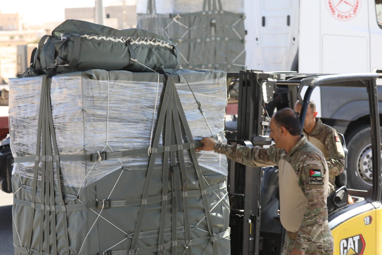 الأردن يواصل إنزال المساعدات الجوية على غزة بالتعاون مع دول صديقة وشقيقة