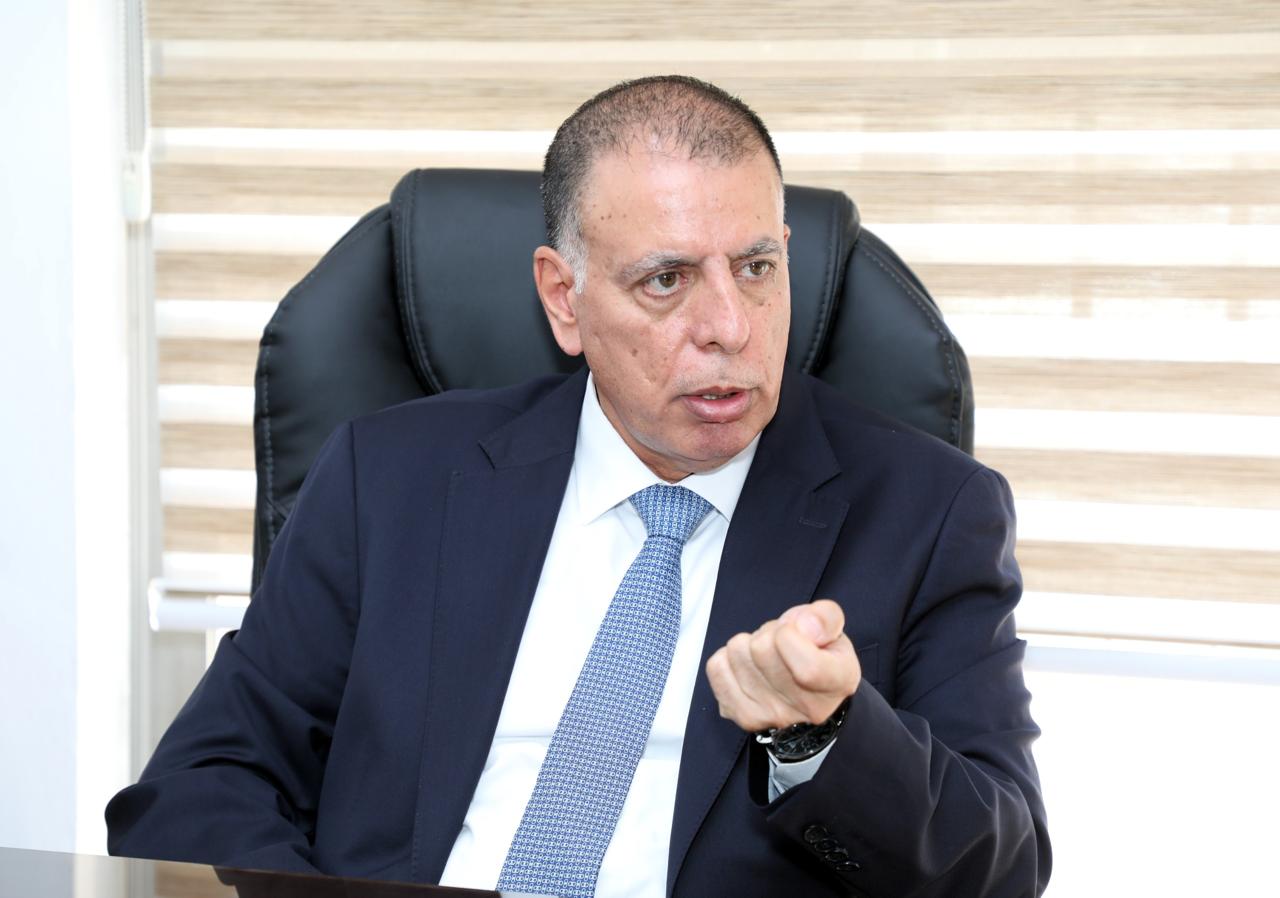 وزير الداخلية يتفقد مكتب أحوال وجوازات جبل الحسين