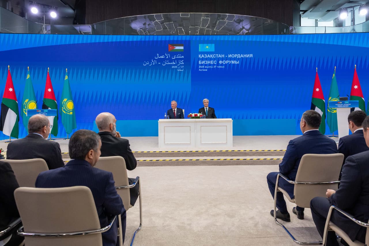 الملك والرئيس توكاييف يحضران الجلسة الختامية لمنتدى الأعمال الأردني الكازاخستاني في أستانا