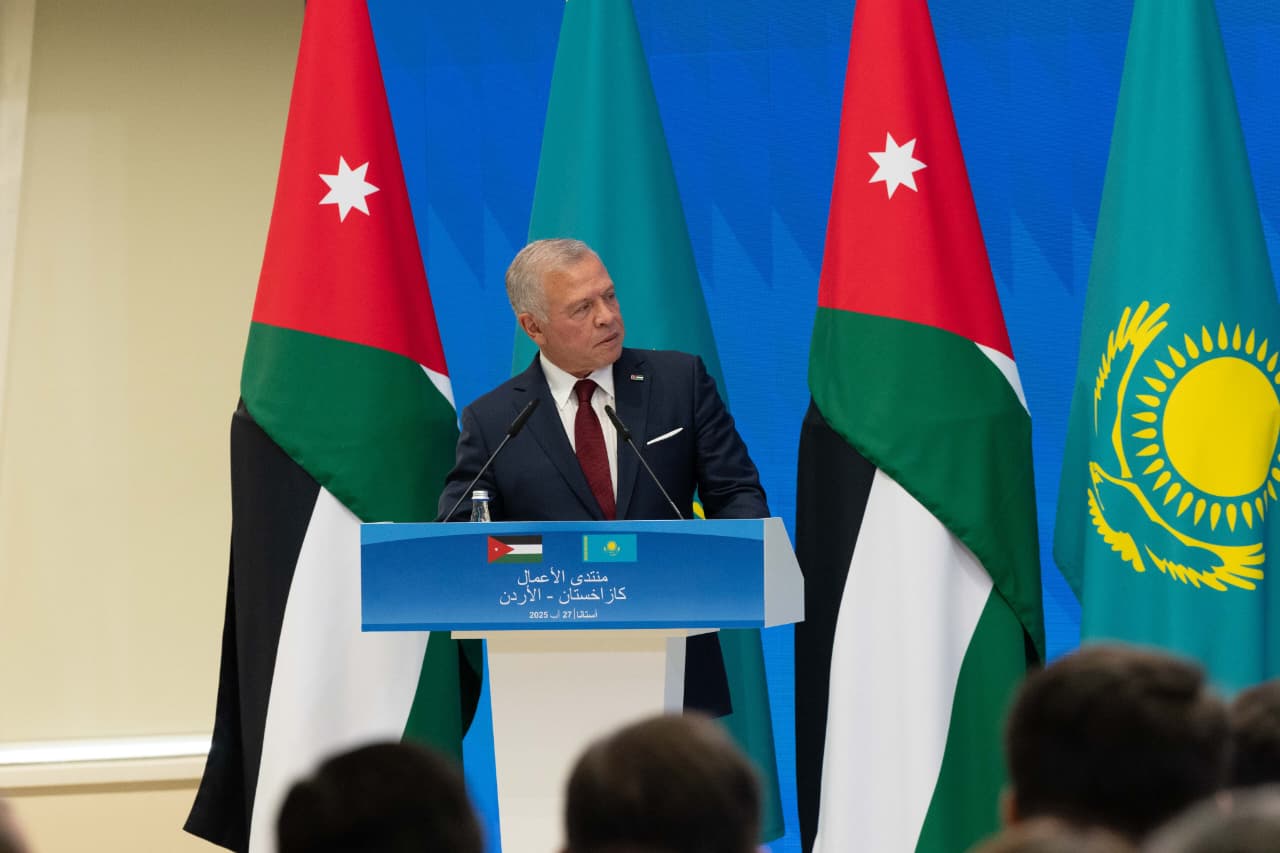 الملك والرئيس توكاييف يحضران الجلسة الختامية لمنتدى الأعمال الأردني الكازاخستاني في أستانا