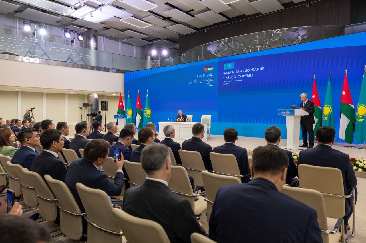 الملك والرئيس توكاييف يحضران الجلسة الختامية لمنتدى الأعمال الأردني الكازاخستاني في أستانا