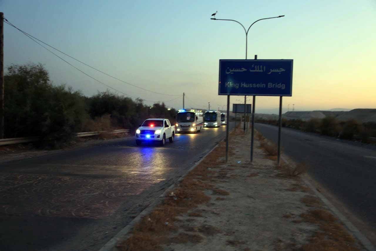 القوات المسلحة تقوم بإجلاء الدفعة العاشرة من أطفال غزة المرضى للعلاج في الأردن