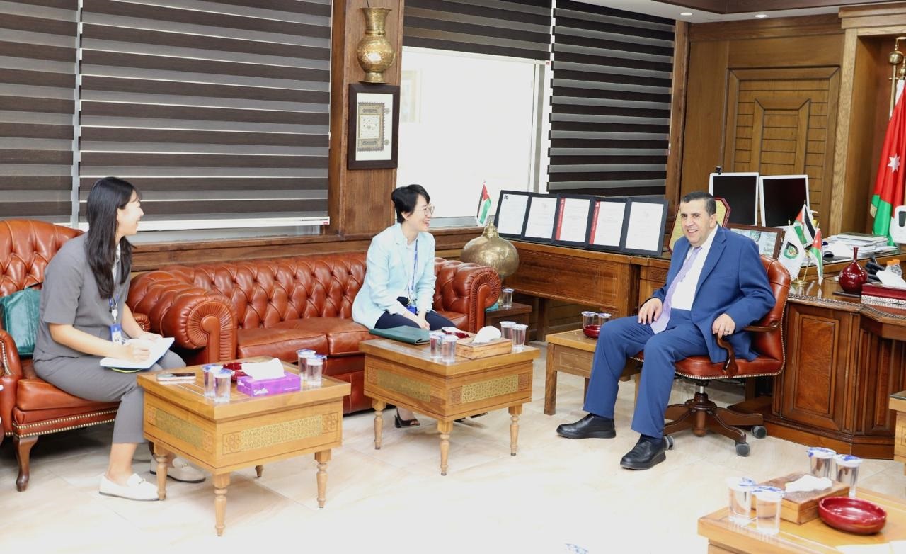 وفد من الوكالة الكورية للتعاون الدولي يزور البلقاء التطبيقية