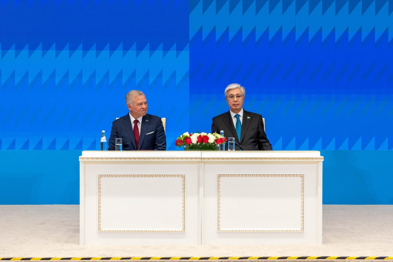 الملك والرئيس توكاييف يحضران الجلسة الختامية لمنتدى الأعمال الأردني الكازاخستاني في أستانا