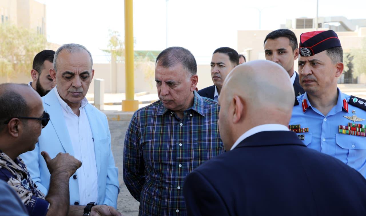 وزيرا الداخلية والسياحة ومدير عام الجمارك يزورون مركز حدود العمري