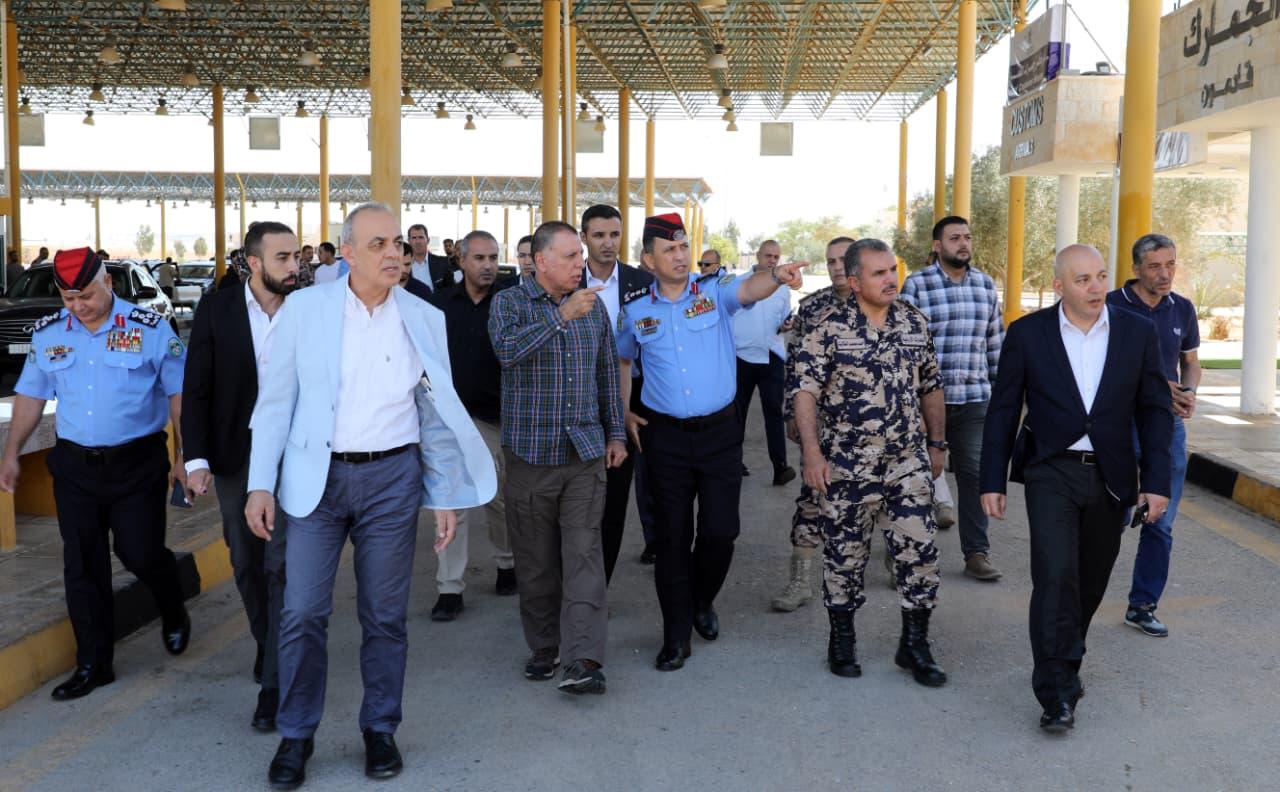 وزيرا الداخلية والسياحة ومدير عام الجمارك يزورون مركز حدود العمري