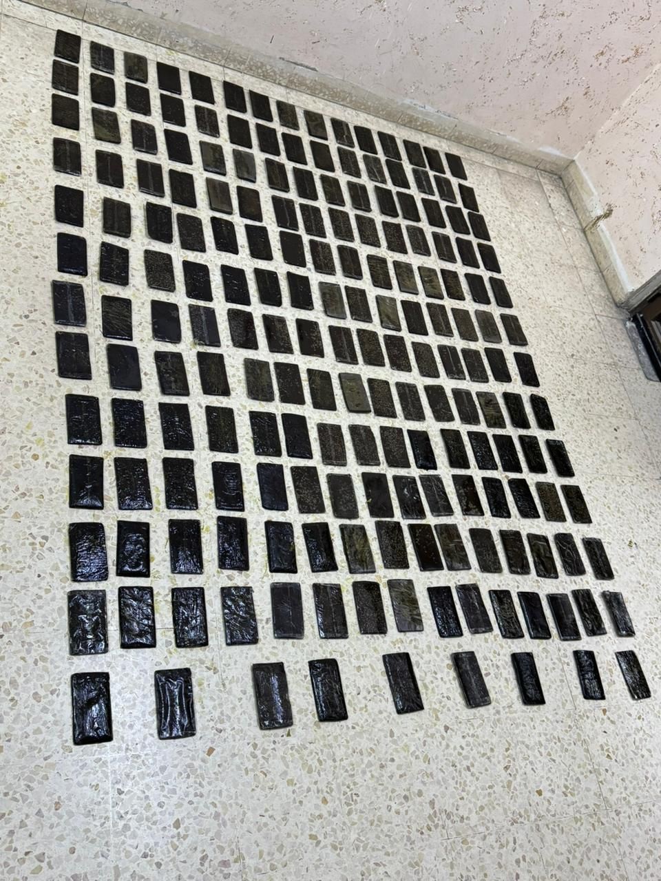 القبض على تاجر مخدرات مرتبط بعصابات إقليمية