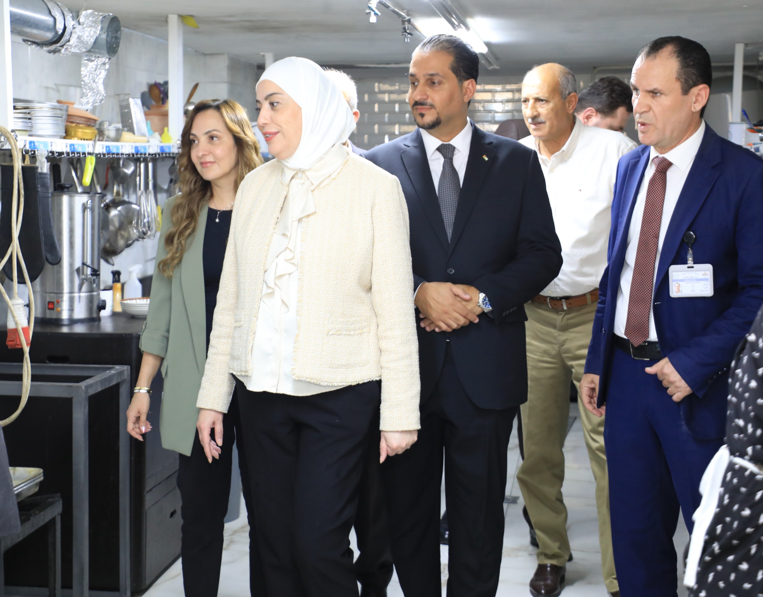 وزيرة التنمية الاجتماعية تفتتح مشروع مطبخ صبايا الخير في إربد
