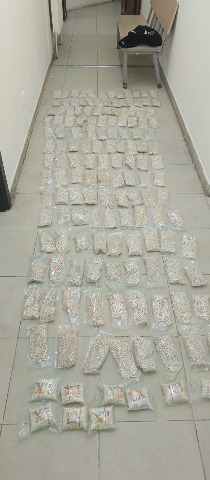 القبض على تاجر مخدرات مرتبط بعصابات إقليمية