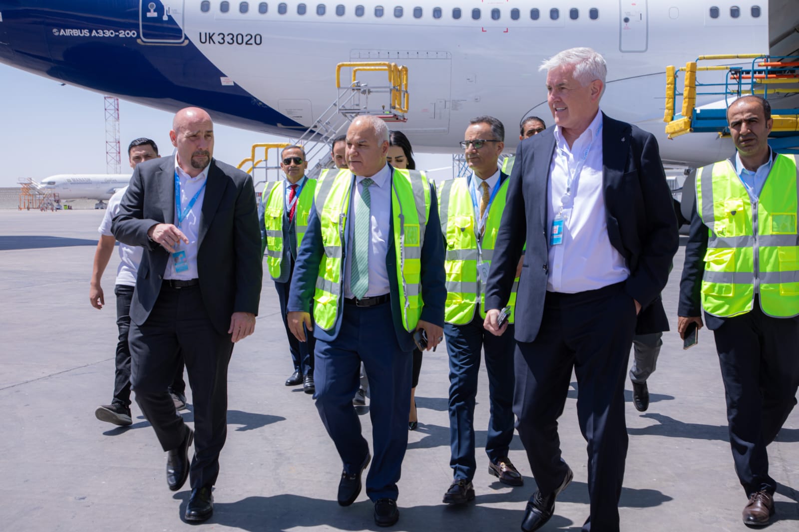 وزير العمل يطلع على تجربة جورامكو في تعليم وتدريب الشباب على صيانة الطائرات