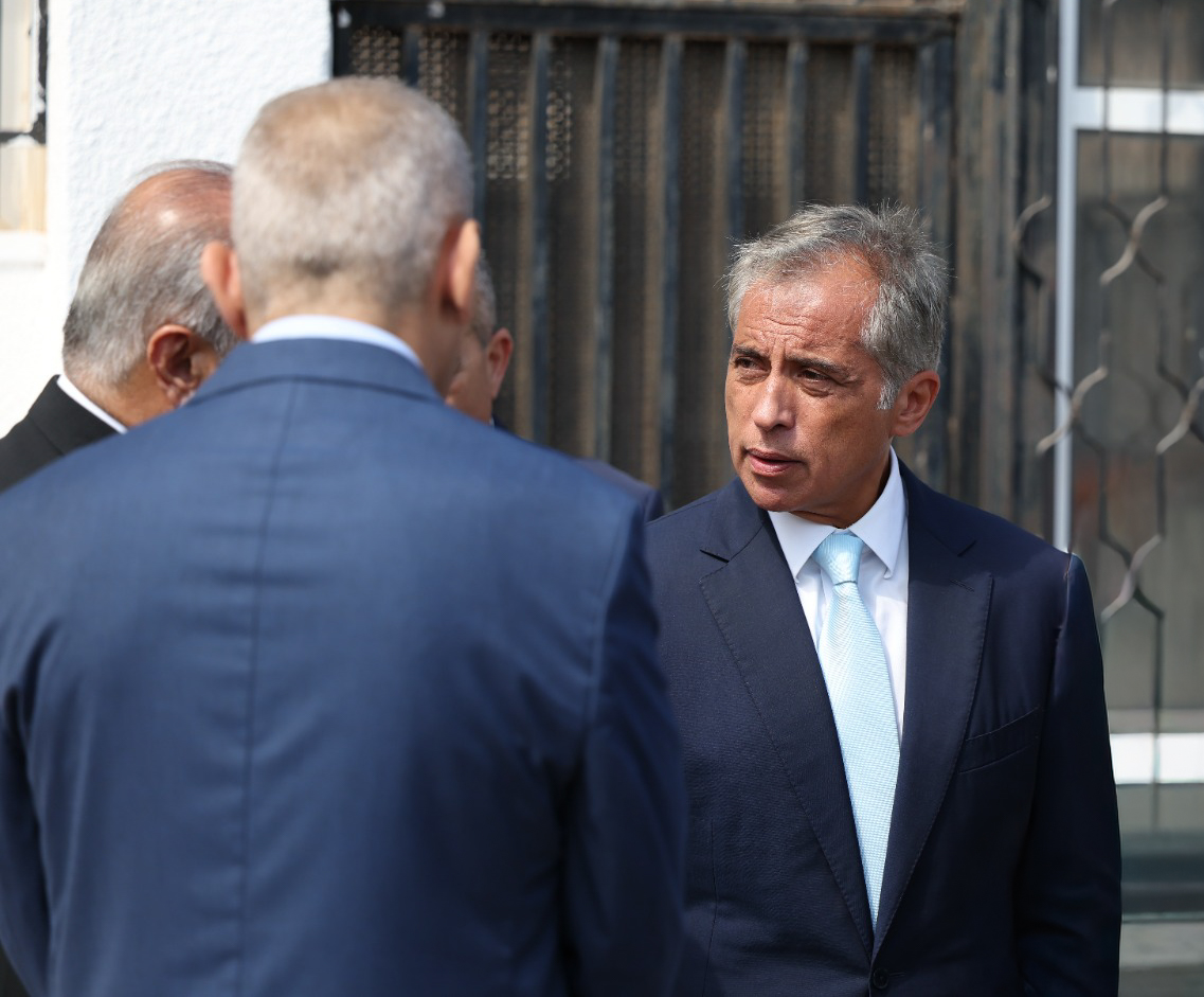 رئيس الوزراء يضع حجر الأساس لمشروع قرية جرش السياحيَّة البيئيَّة ويتفقَّد أربعة مواقع في لواء بني كنانة بمحافظة إربد