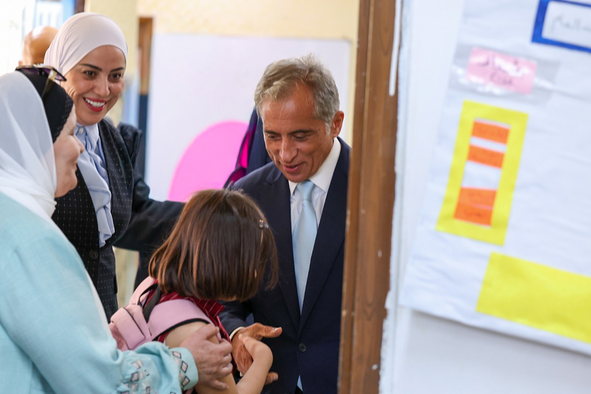 رئيس الوزراء يضع حجر الأساس لمشروع قرية جرش السياحيَّة البيئيَّة ويتفقَّد أربعة مواقع في لواء بني كنانة بمحافظة إربد