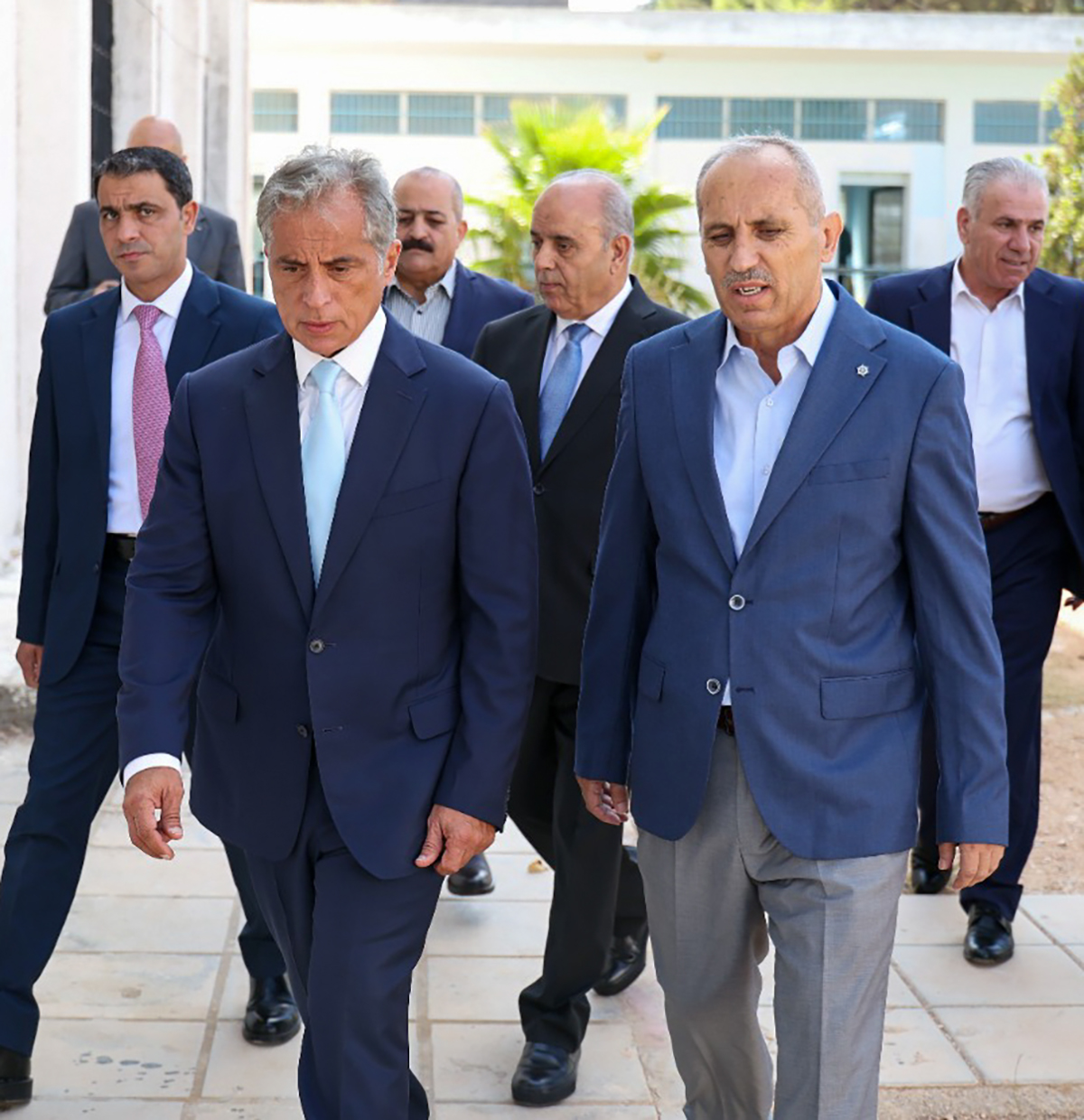 رئيس الوزراء يضع حجر الأساس لمشروع قرية جرش السياحيَّة البيئيَّة ويتفقَّد أربعة مواقع في لواء بني كنانة بمحافظة إربد