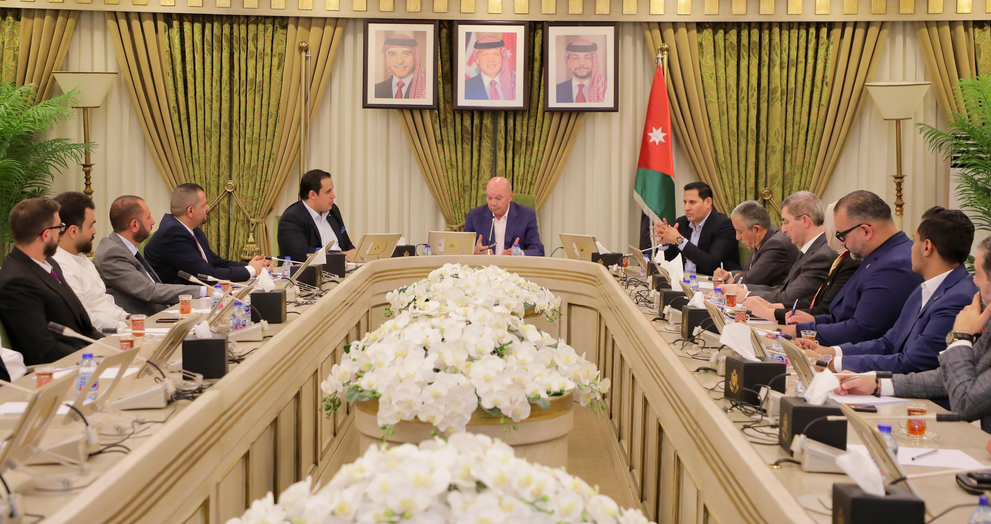 رئيس الأعيان يعرض لأبرز ثوابت الدولة الأردنية وسرّ منعتها وصمودها