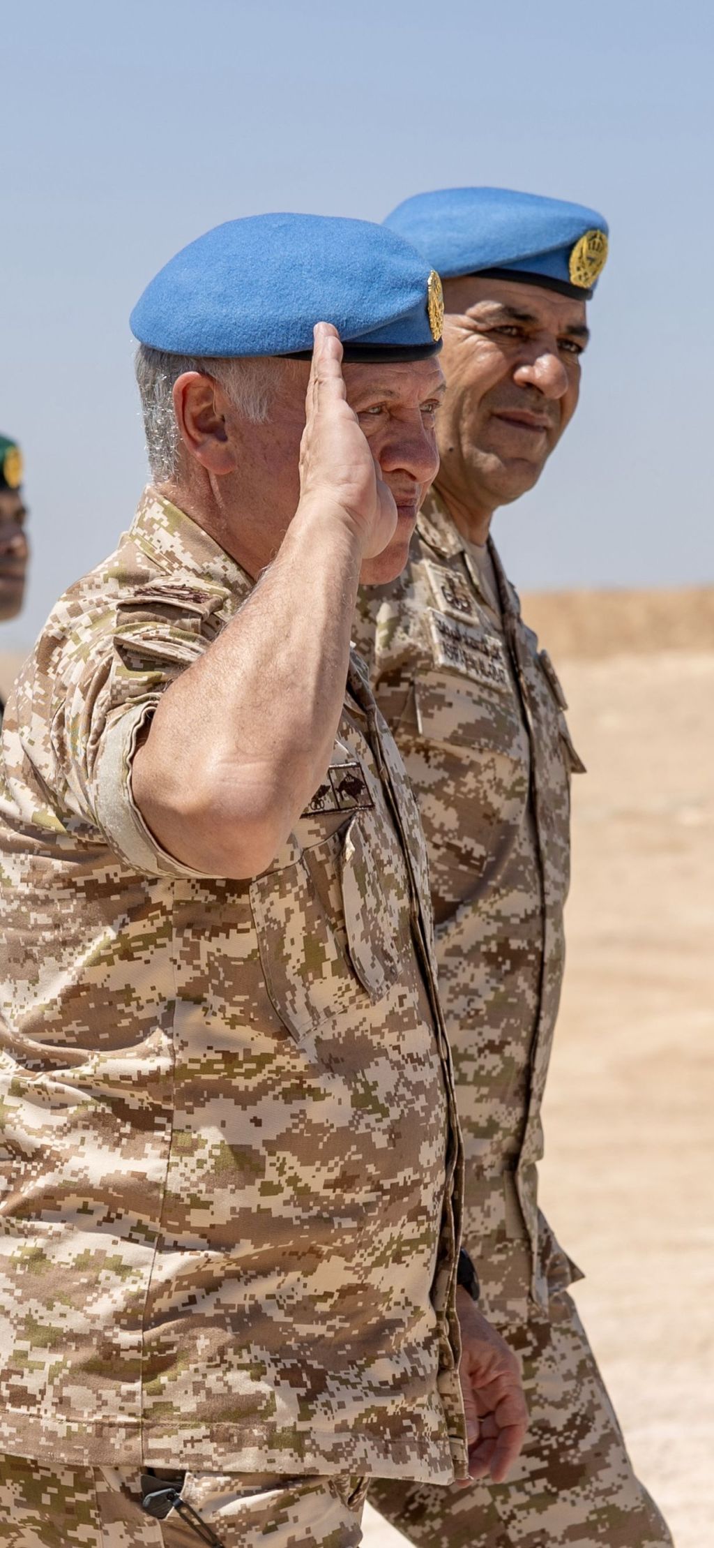 الملك يرافقه ولي العهد يزور مديرية سلاح الهندسة الملكي 