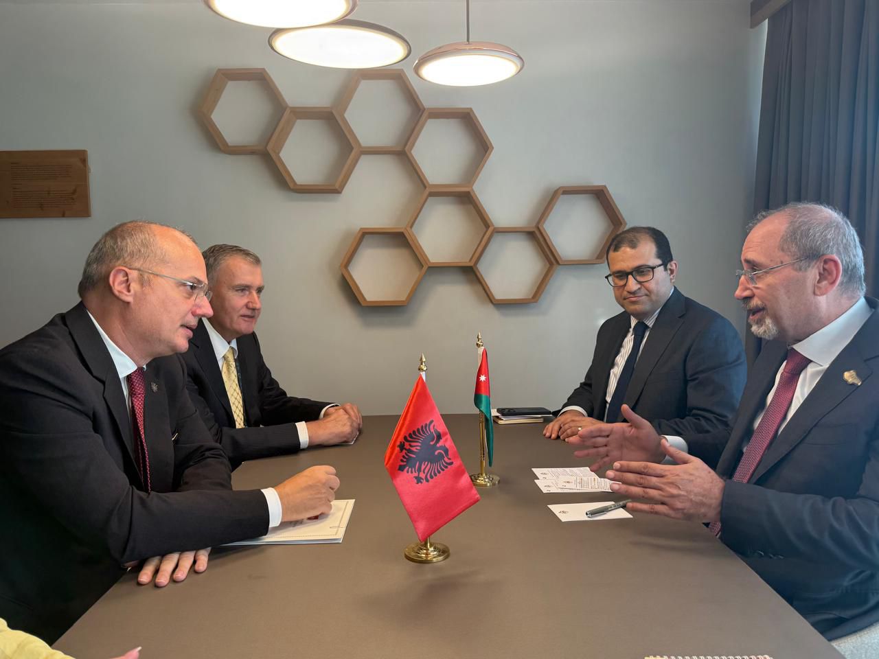 رئيسة سلوفينيا تستقبل وزير الخارجية