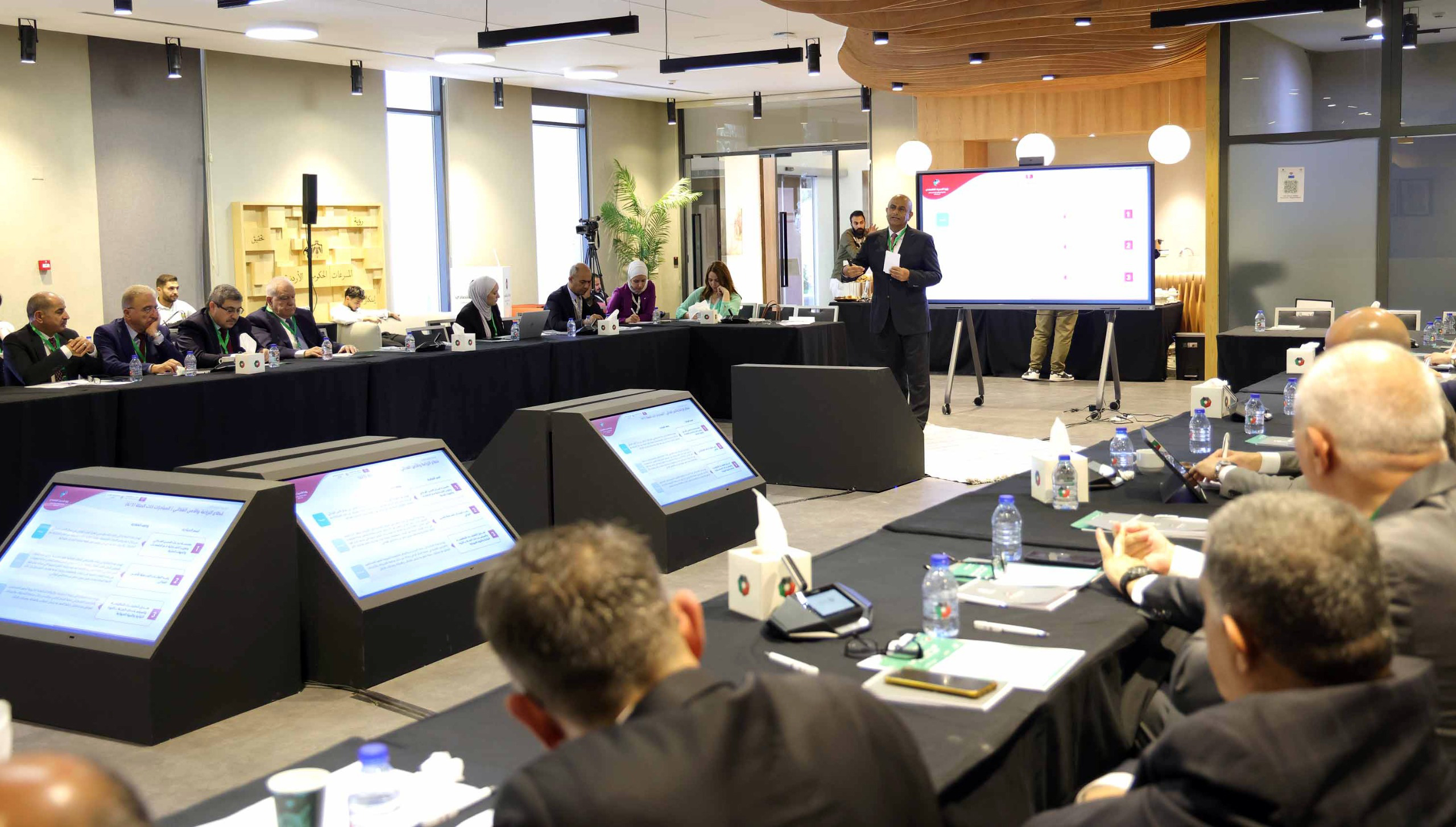 جلسة قطاعية تبحث الرؤية الاستراتيجية لتعزيز الزراعة والأمن الغذائي في الأردن
