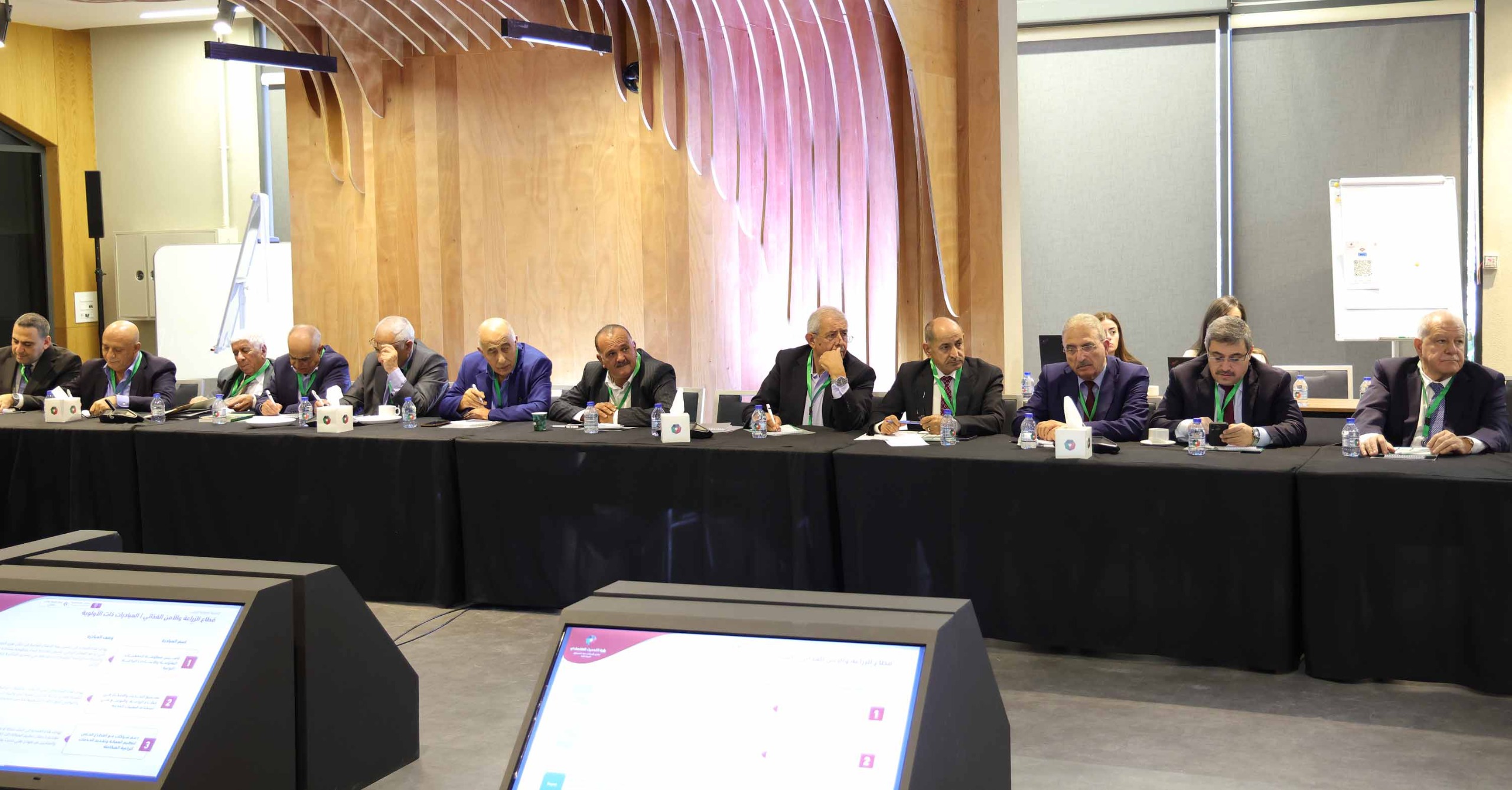 جلسة قطاعية تبحث الرؤية الاستراتيجية لتعزيز الزراعة والأمن الغذائي في الأردن