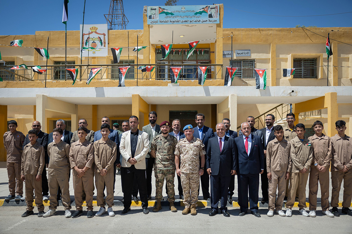  الملك، يرافقه ولي العهد، يزور مدرسة حسن خالد أبو الهدى الثانوية الشاملة للبنين بالزرقاء