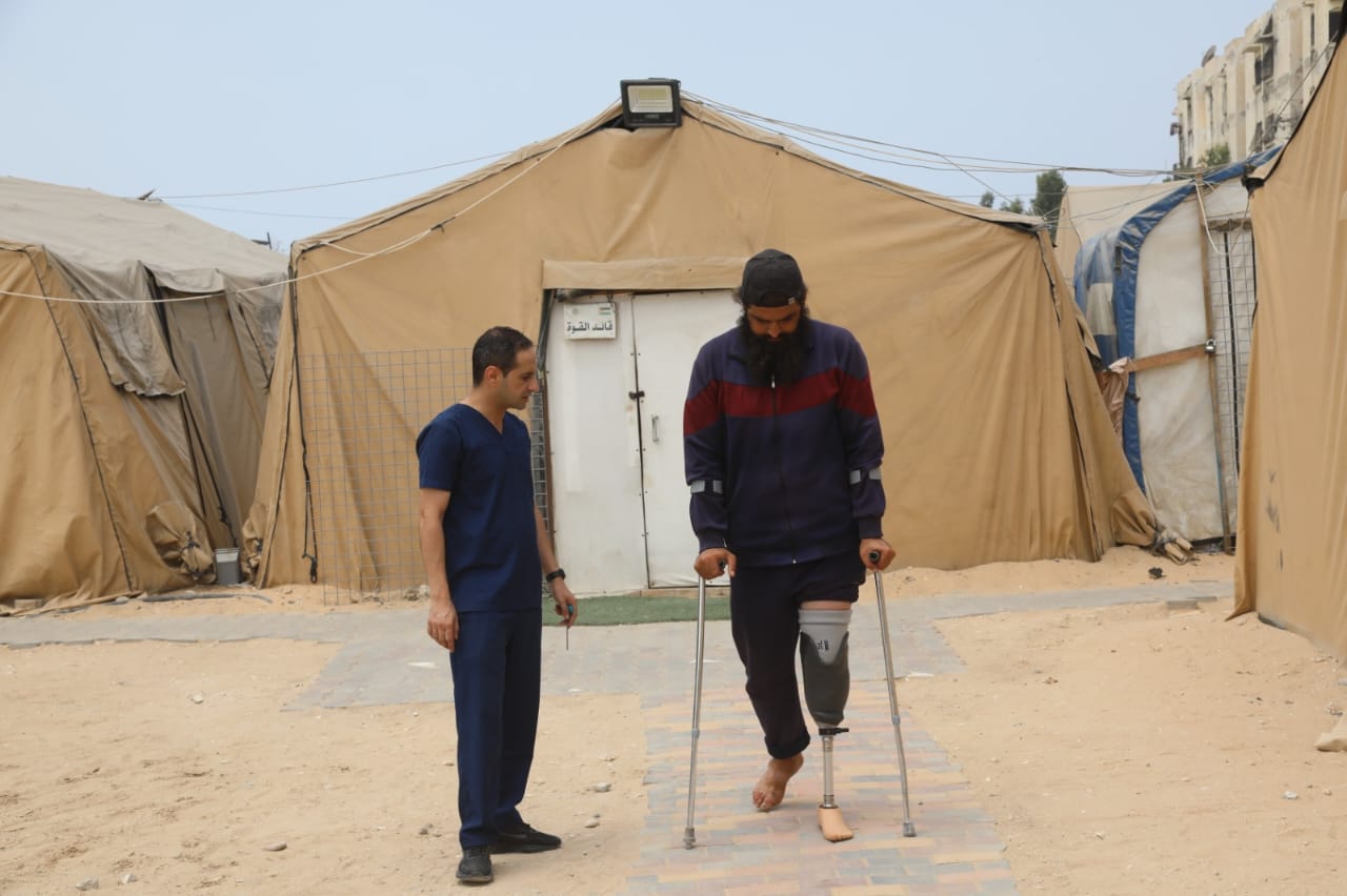 وحدة دعم مبتوري الأطراف المتنقلة تواصل عملها في قطاع غزة