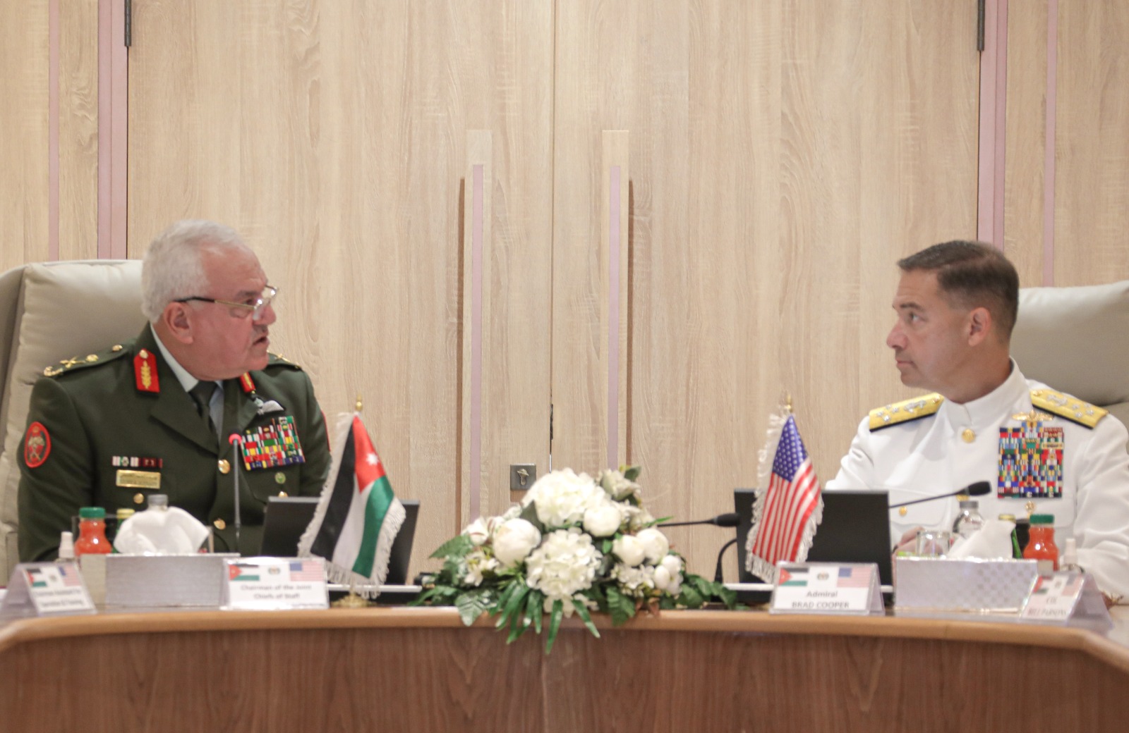 رئيس هيئة الأركان يستقبل قائد القوات المركزية الأميركية