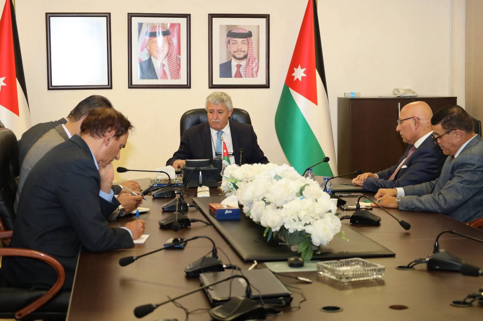 وزير النقل يؤكد أولوية تشغيل العمالة الأردنية وتمكينها