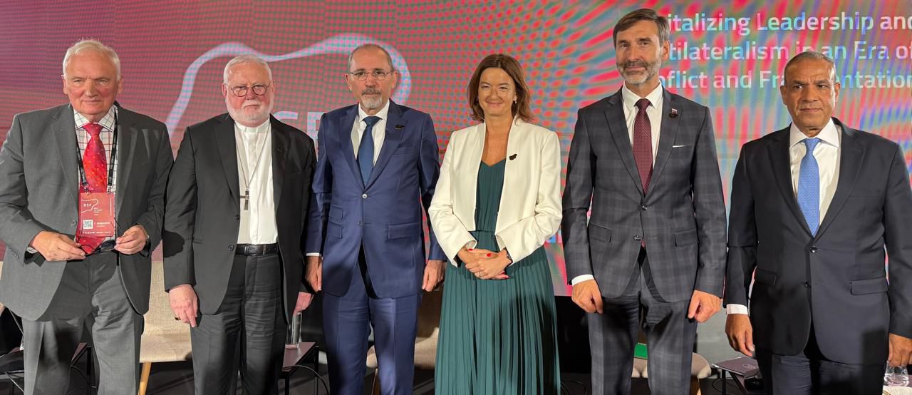 وزير الخارجية يجري مباحثات موسّعة مع نظيرته السلوفينية 