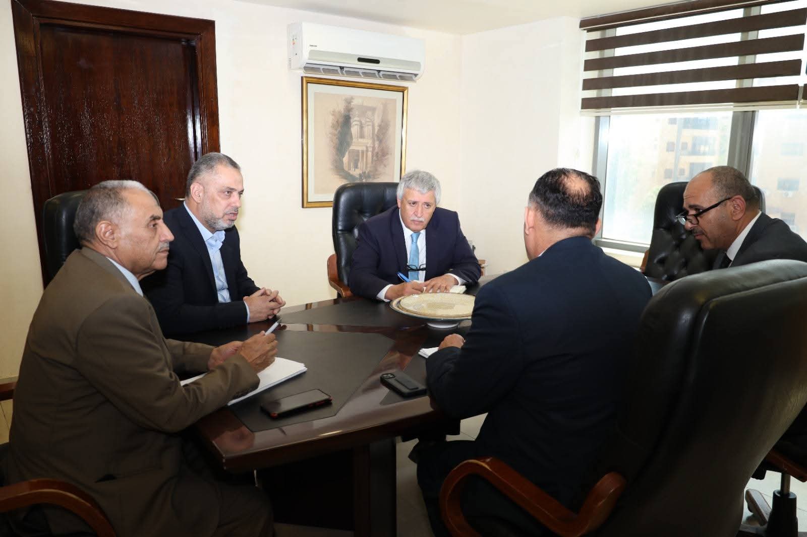 وزير النقل يؤكد أولوية تشغيل العمالة الأردنية وتمكينها