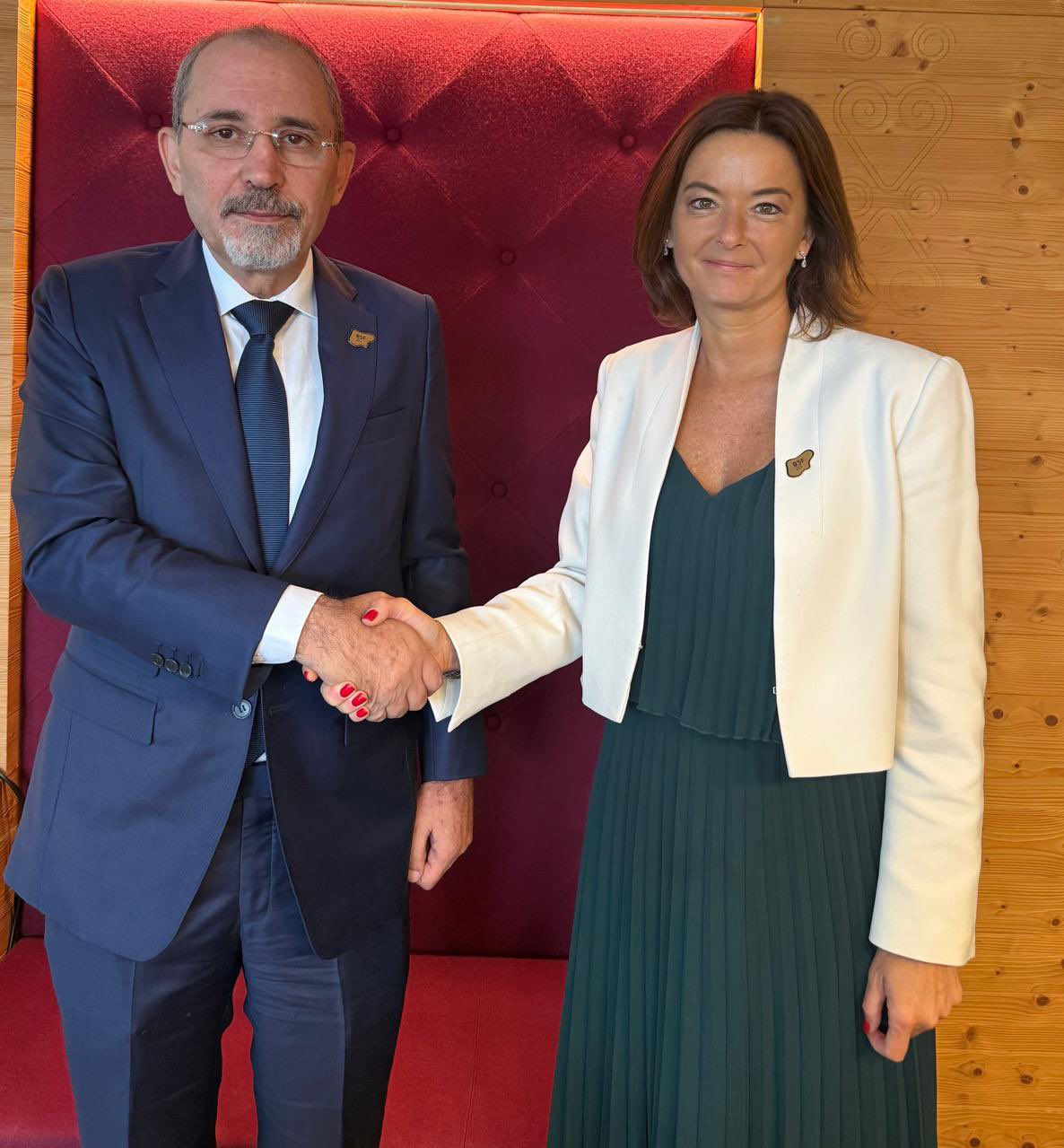 وزير الخارجية يجري مباحثات موسّعة مع نظيرته السلوفينية 