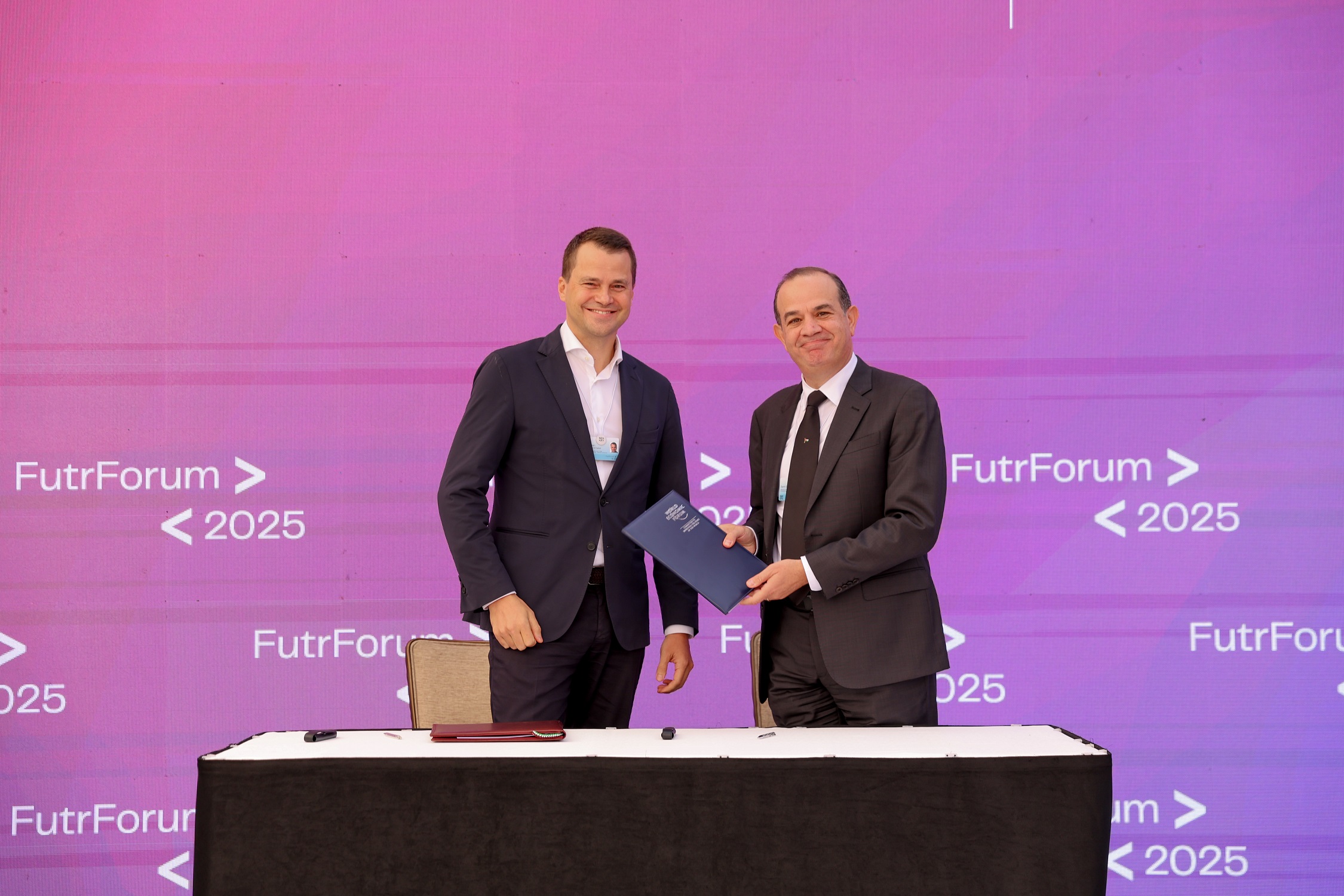 على هامش منتدى المستقبل 2025.. توقيع اتفاقية لإطلاق منصة الأردن للمعرفة المستقبلية
